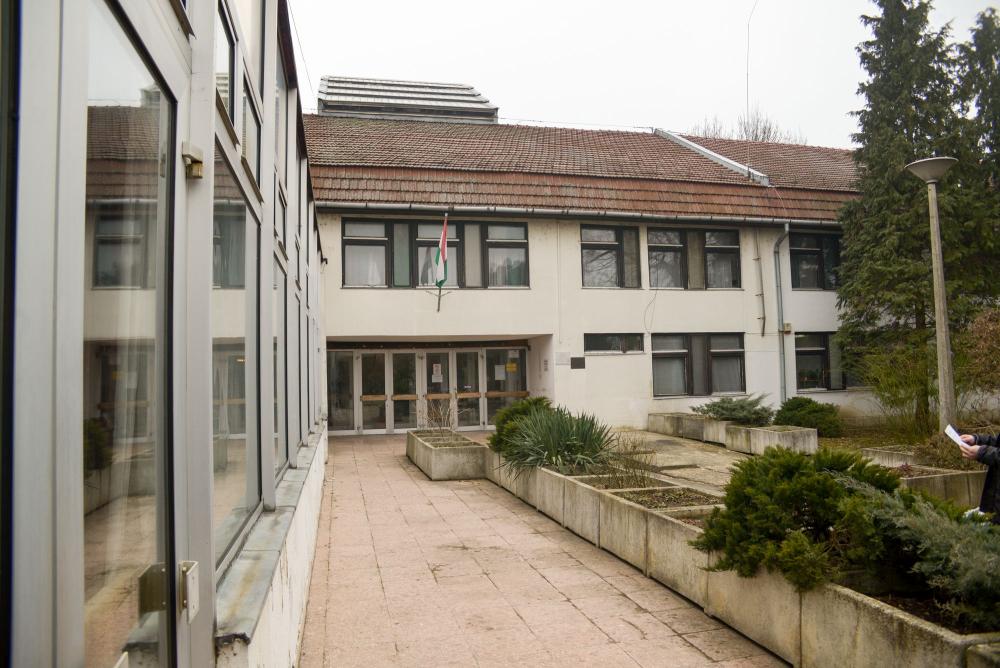 Hódmezővásárhely Serház tér 6.